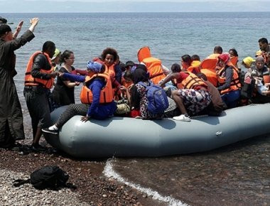 Αθρόα εισροή προσφύγων στην Λέσβο - 111 νέες αφίξεις